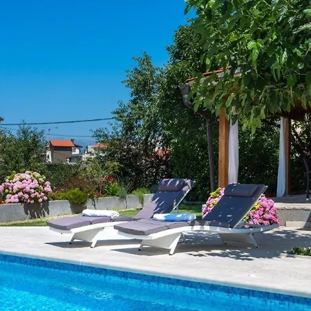 Milas 3* Podstrana