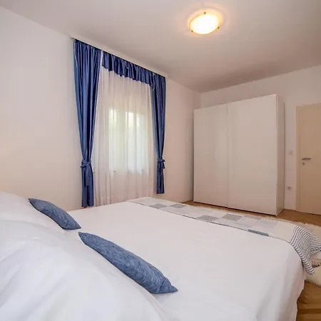 Milas Gæstehus Podstrana