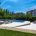 Milas 3*